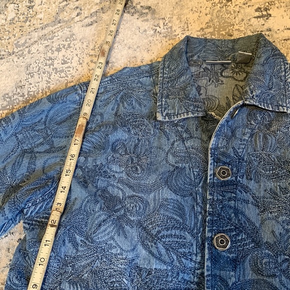 Chico’s denim embroidered jacket - Picture 4 of 4